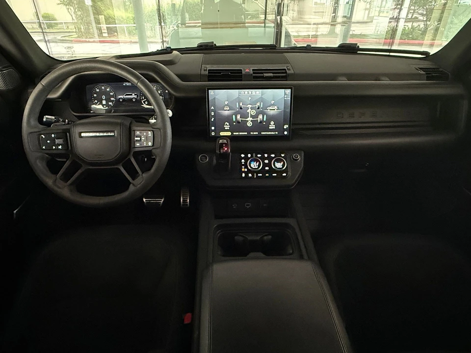 2022 Land Rover Defender V8 - Image 15 of 31