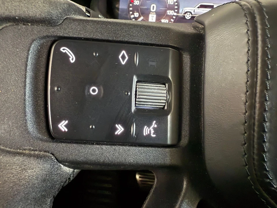 2022 Land Rover Defender V8 - Image 28 of 31