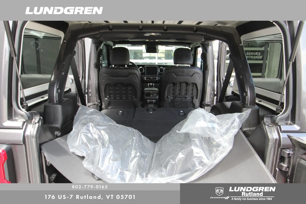 2022 Jeep JL Wrangler - Image 16 of 31