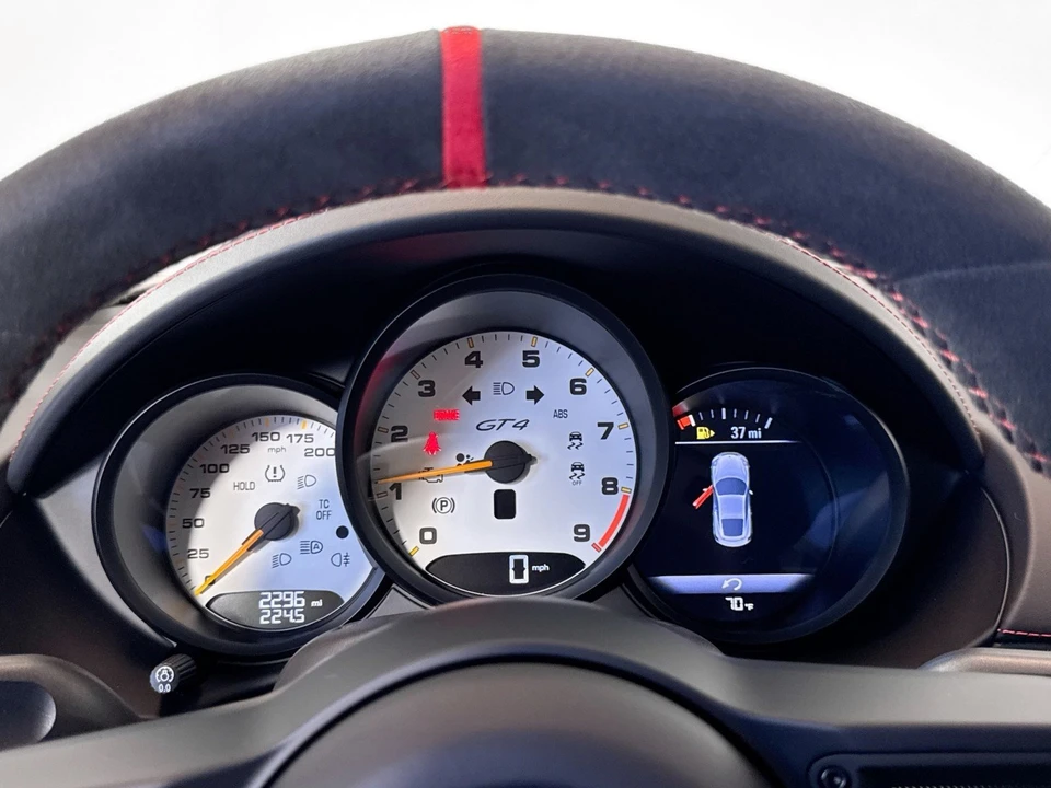 2022 Porsche 718 Cayman GT4 - Image 15 of 27