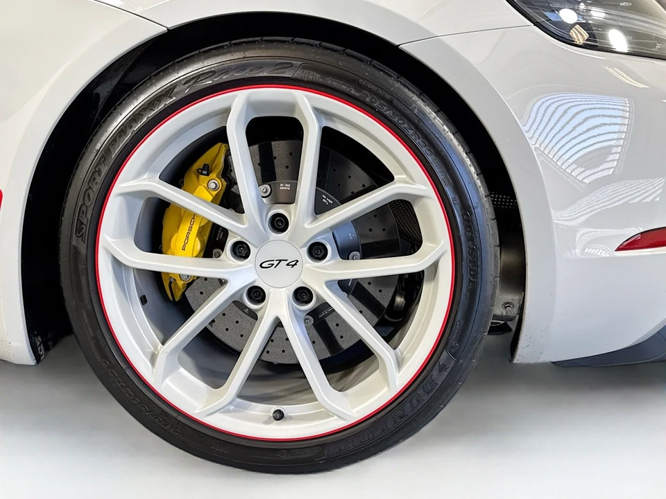 2022 Porsche 718 Cayman GT4 - Image 22 of 27