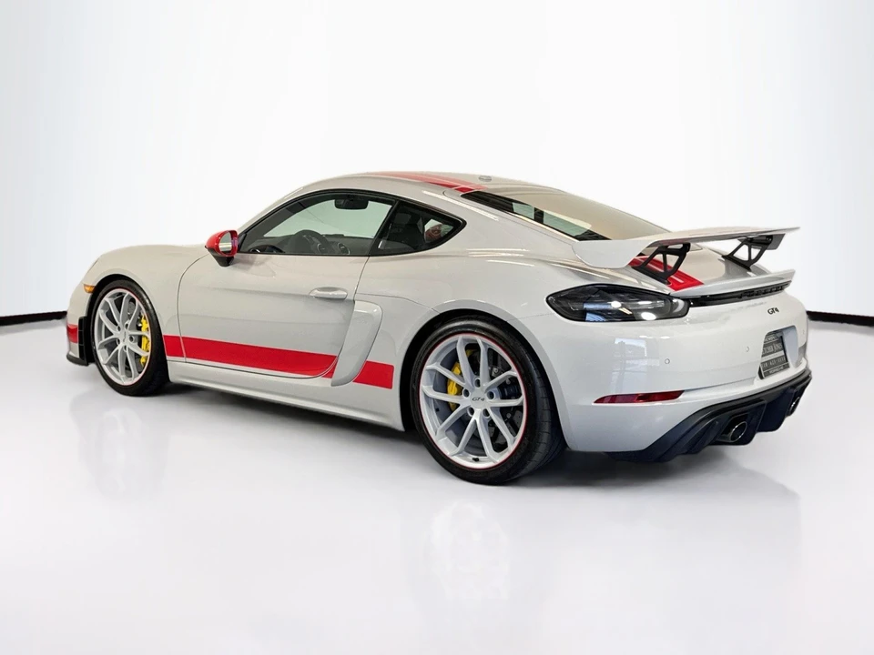 2022 Porsche 718 Cayman GT4 - Image 3 of 27