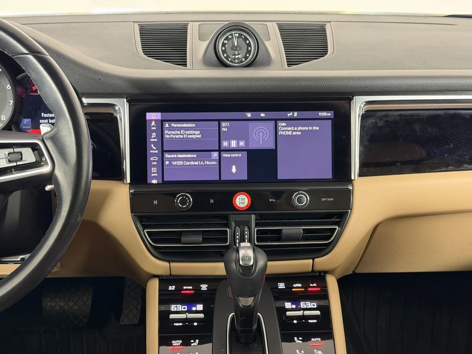 2022 Porsche Macan - Image 29 of 31