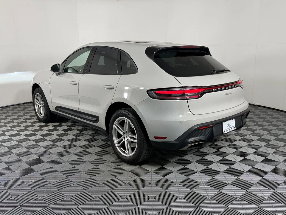 2022 Porsche Macan - Image 3 of 31