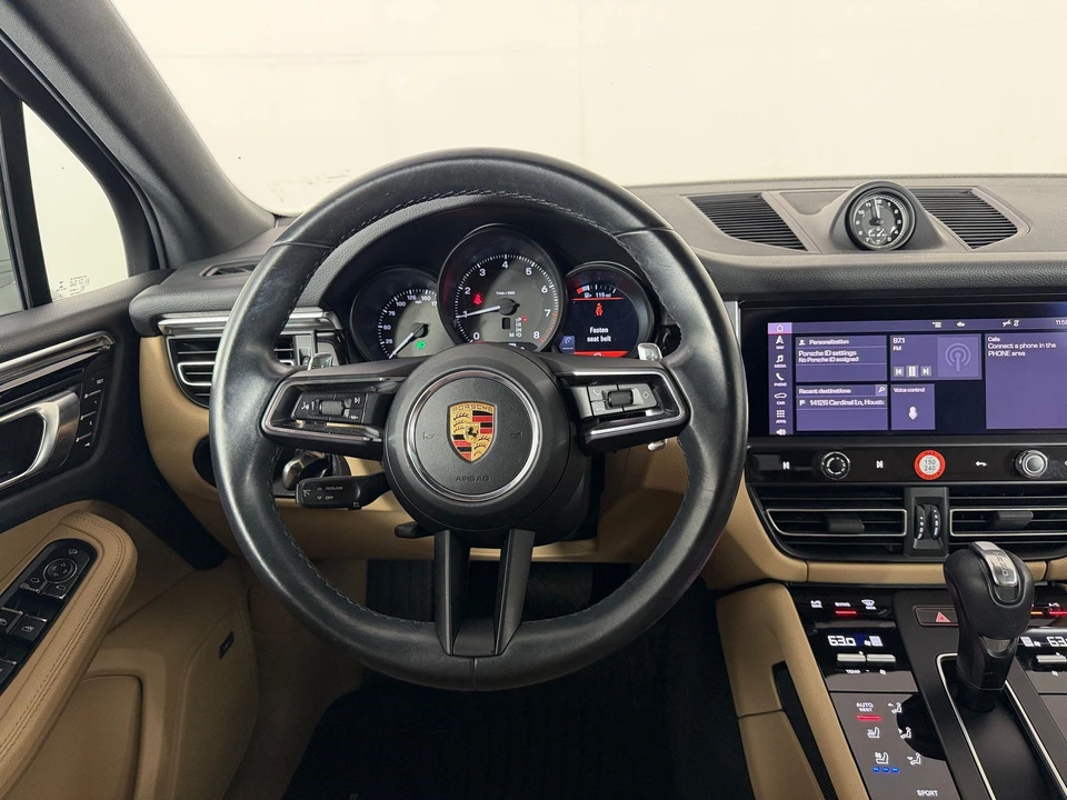 2022 Porsche Macan - Image 28 of 31