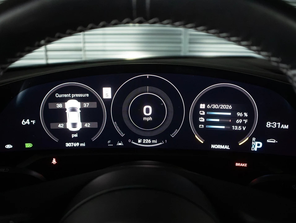 2022 Porsche Taycan GTS - Image 16 of 28