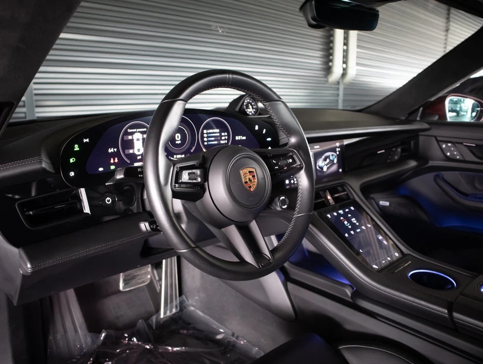 2022 Porsche Taycan GTS - Image 4 of 28