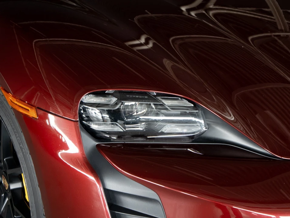2022 Porsche Taycan GTS - Image 27 of 28