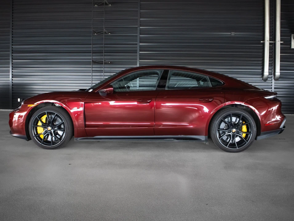 2022 Porsche Taycan GTS - Image 2 of 28