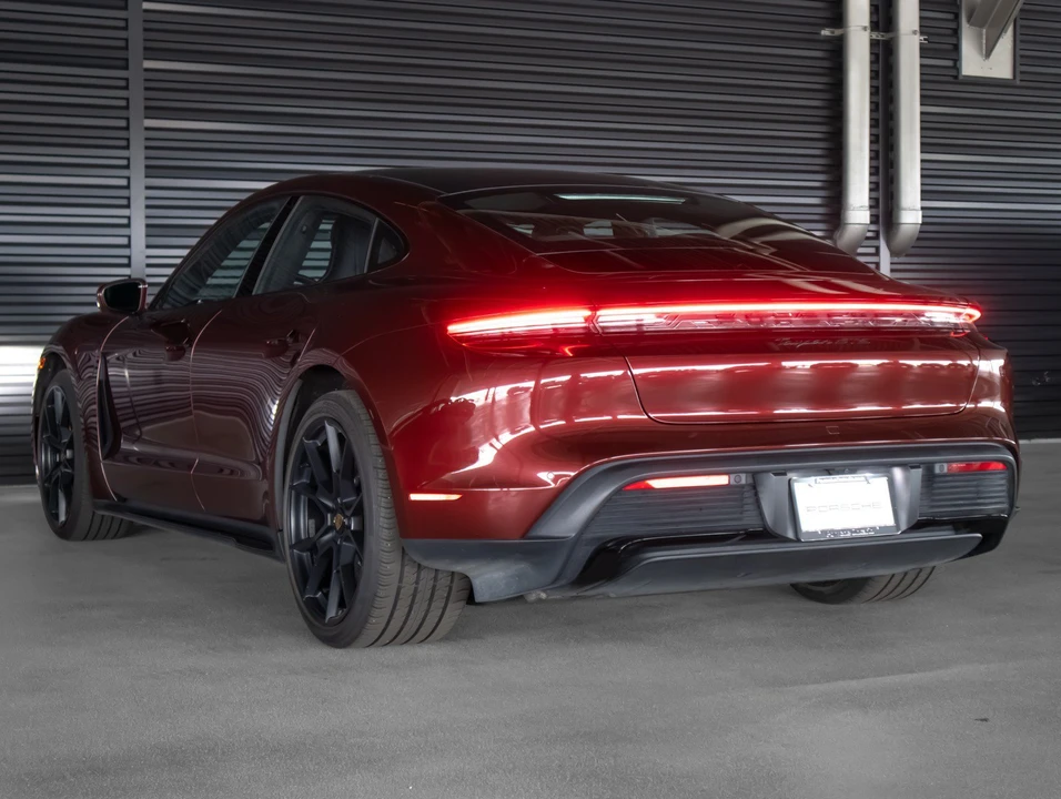 2022 Porsche Taycan GTS - Image 3 of 28