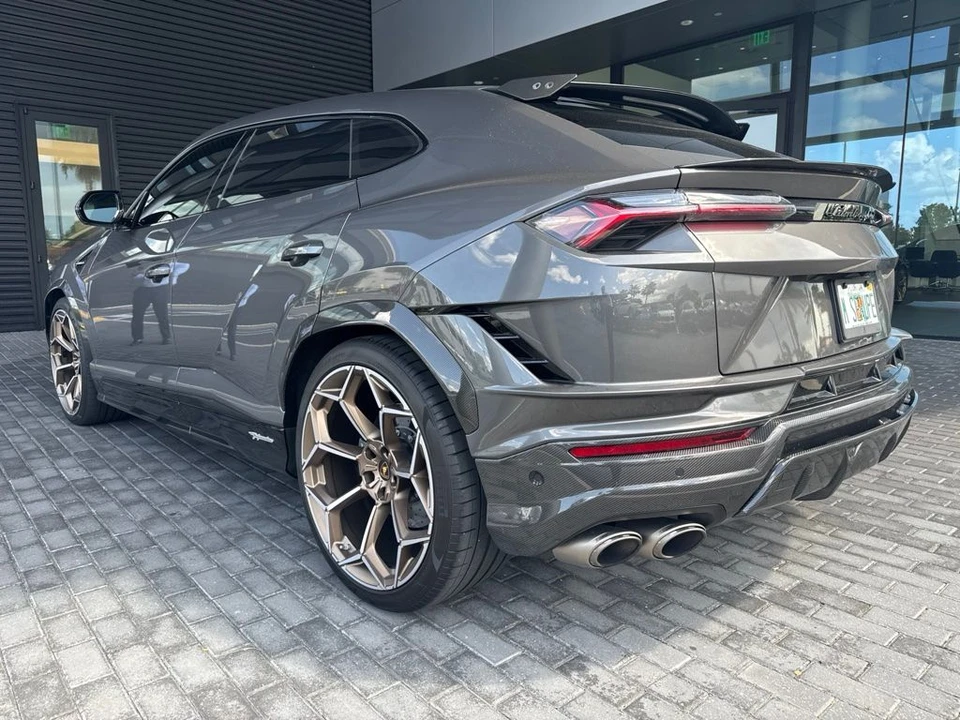 2023 Lamborghini Urus Performante - Image 4 of 8