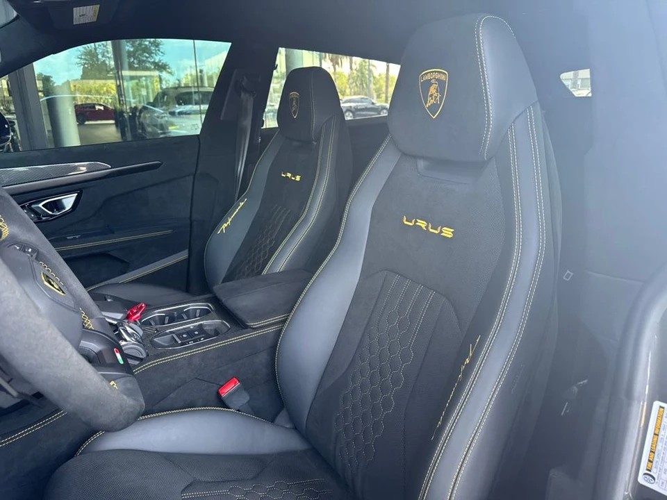 2023 Lamborghini Urus Performante - Image 6 of 8
