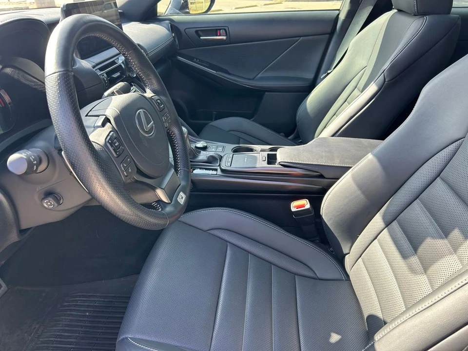 2023 Lexus IS 3rd Gen - Image 11 of 31