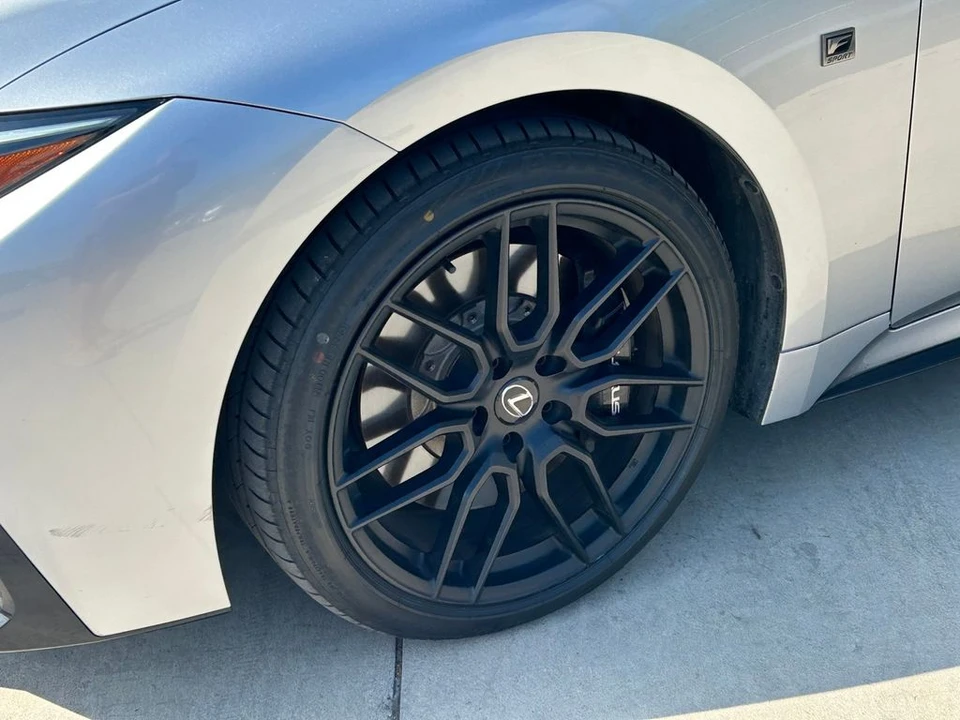 2023 Lexus IS 3rd Gen - Image 9 of 31