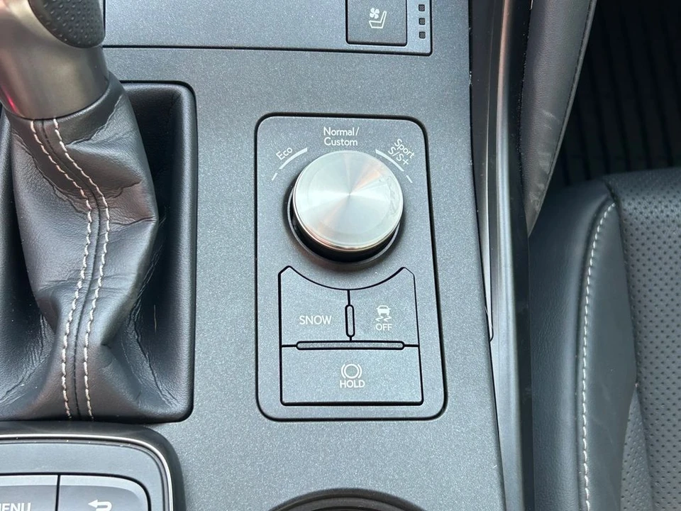 2023 Lexus IS 3rd Gen - Image 30 of 31