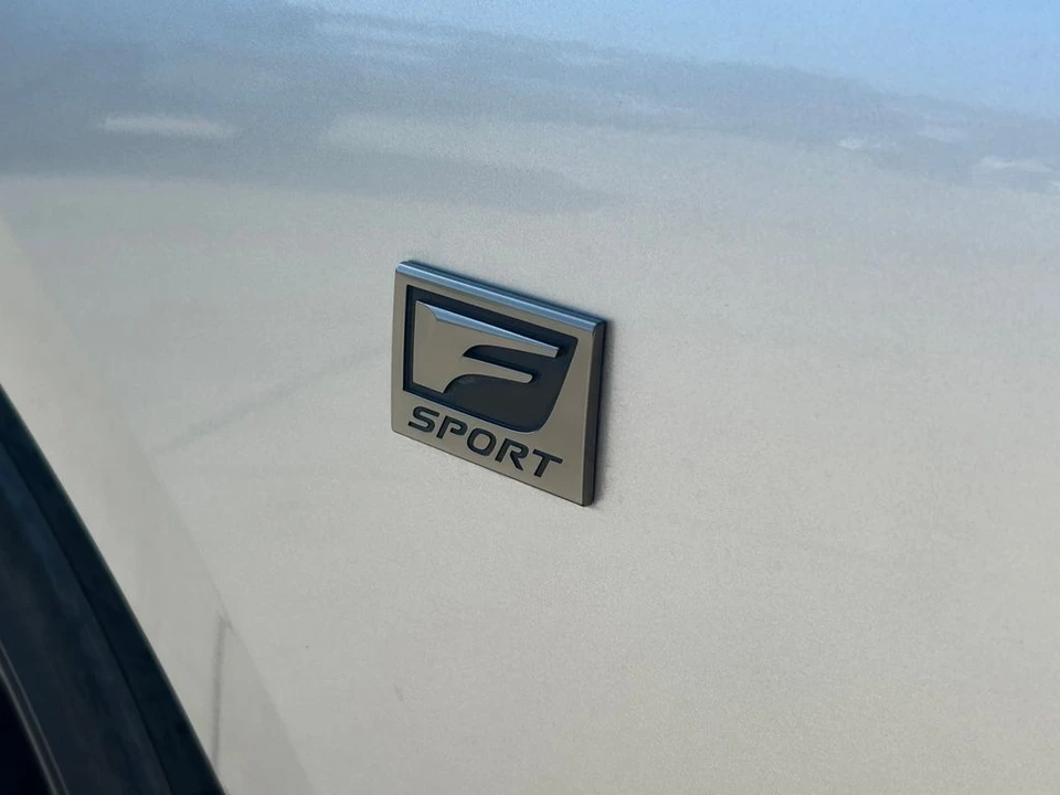 2023 Lexus IS 3rd Gen - Image 16 of 31