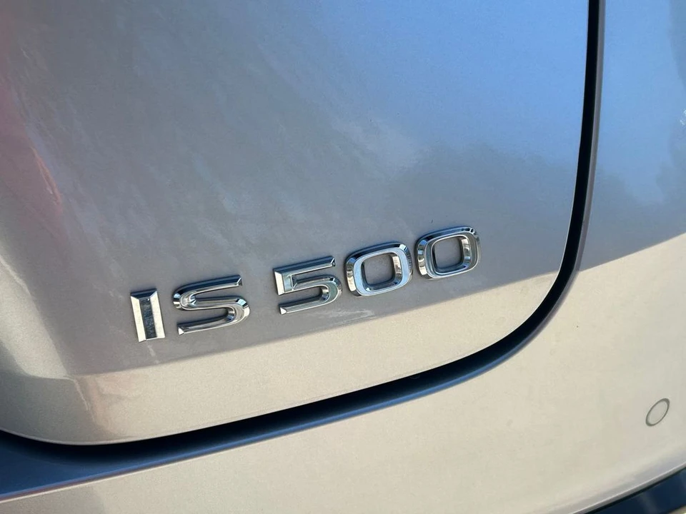 2023 Lexus IS 3rd Gen - Image 13 of 31