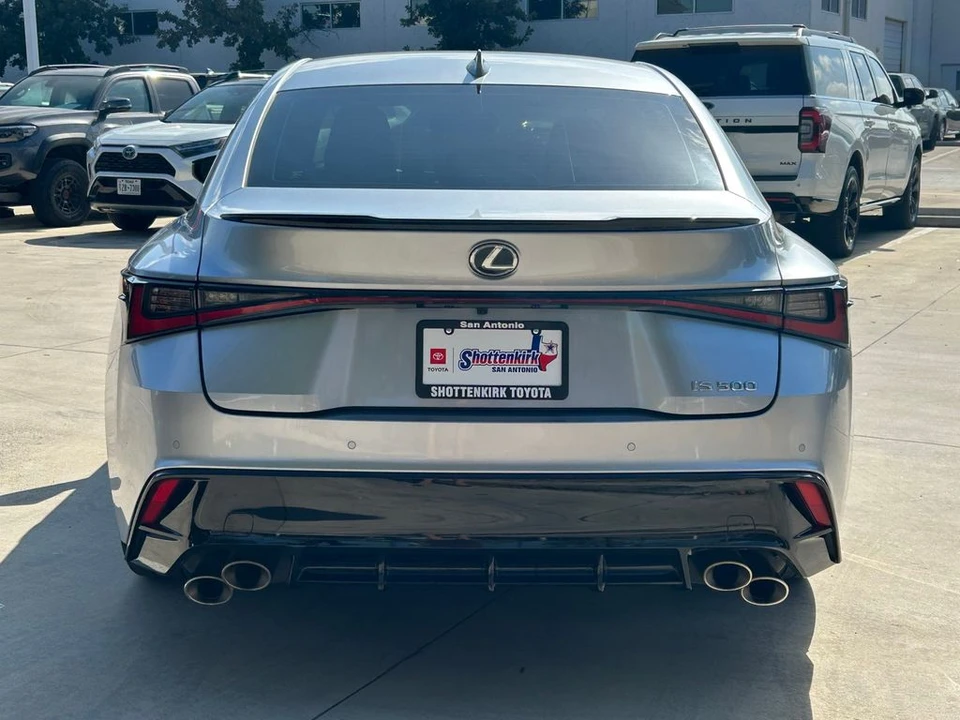 2023 Lexus IS 3rd Gen - Image 14 of 31