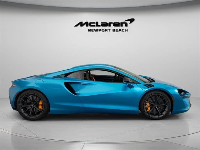 2023 McLaren Artura - Image 8 of 31