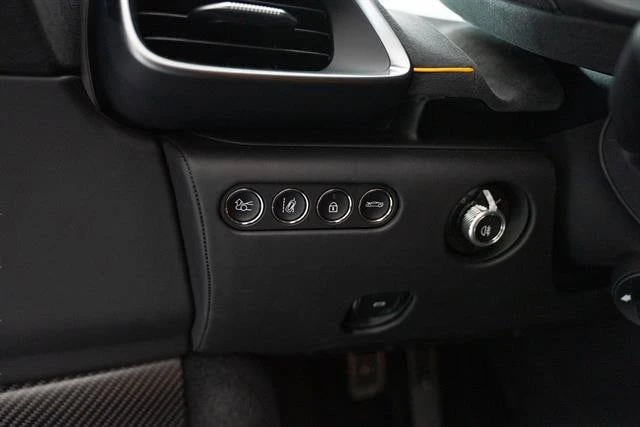 2023 McLaren Artura - Image 17 of 31