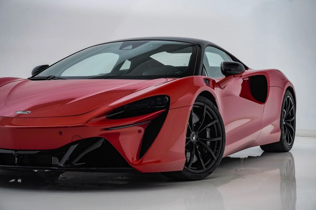 2023 McLaren Artura - Image 2 of 31