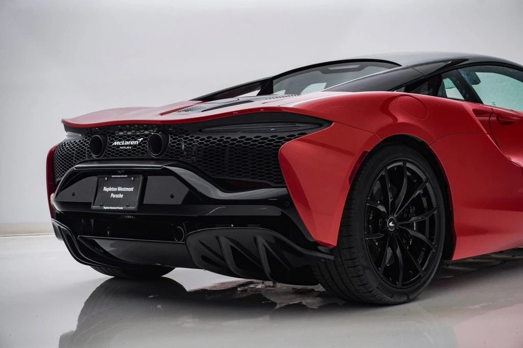 2023 McLaren Artura - Image 13 of 31
