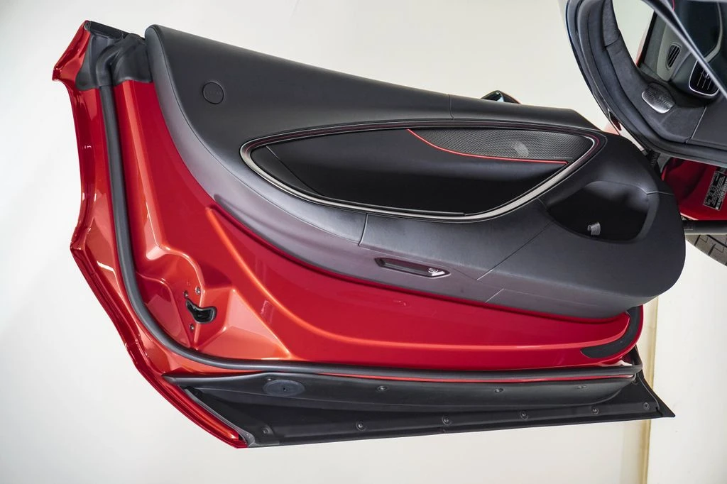 2023 McLaren Artura - Image 30 of 31