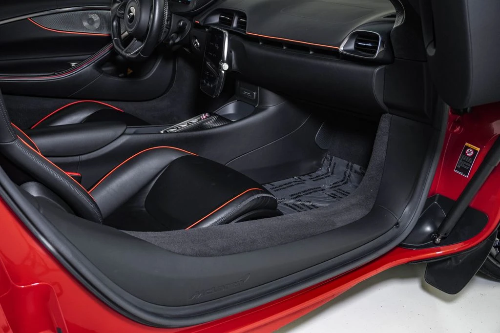 2023 McLaren Artura - Image 20 of 31