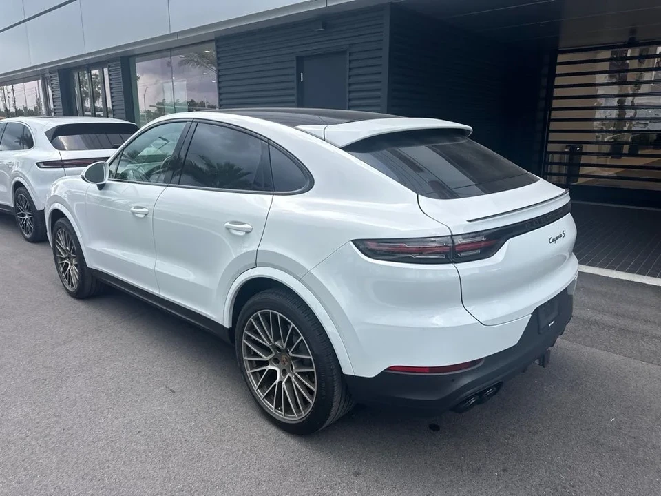 2023 Porsche 9Y0/9Y3 Cayenne Coupe - Image 4 of 6