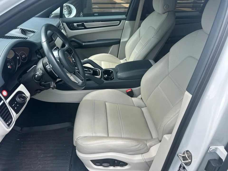 2023 Porsche 9Y0/9Y3 Cayenne Coupe - Image 2 of 6