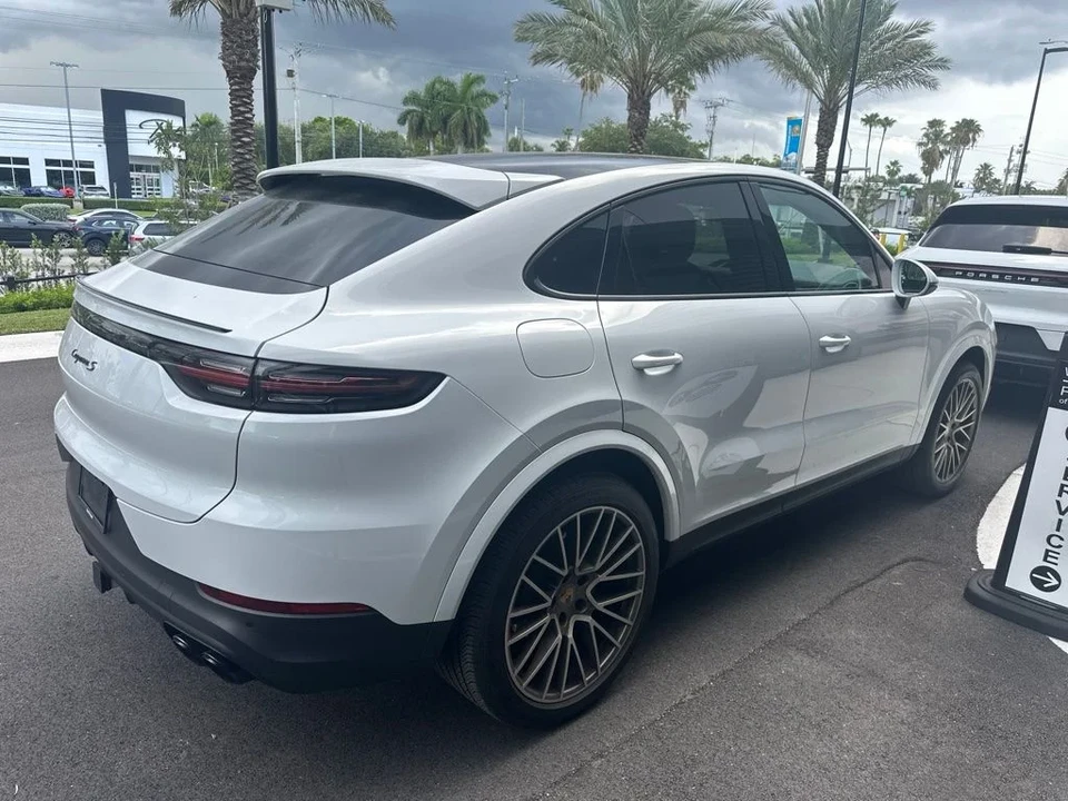 2023 Porsche 9Y0/9Y3 Cayenne Coupe - Image 5 of 6