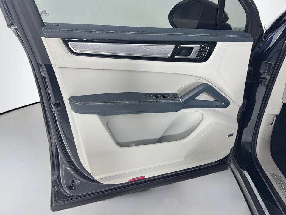 2023 Porsche 9Y0/9Y3 Cayenne - Image 11 of 31