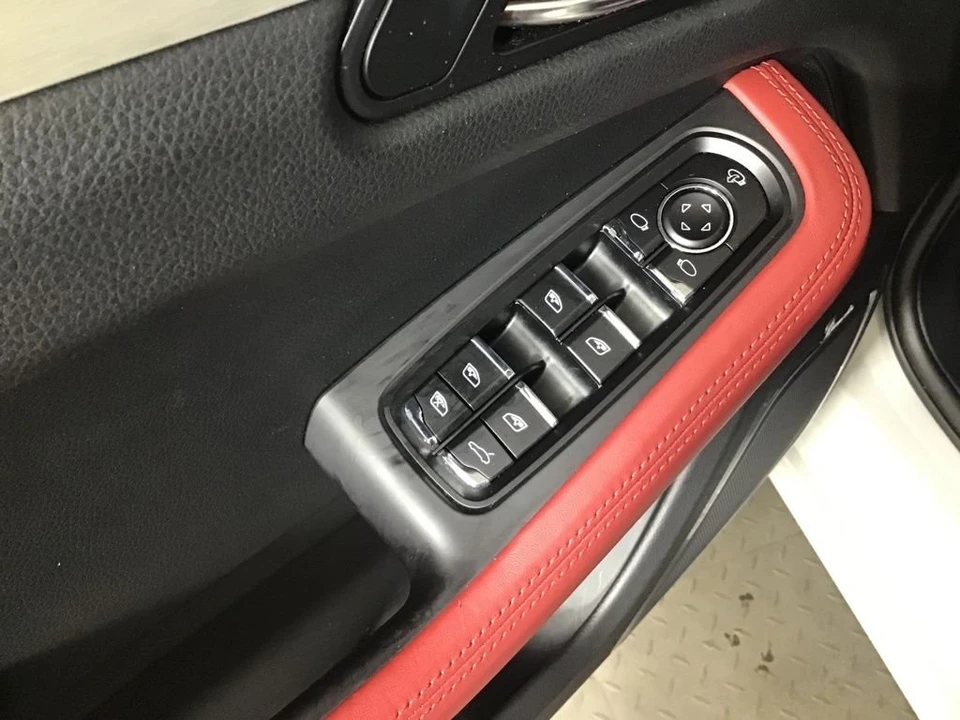 2023 Porsche Macan GTS - Image 29 of 31