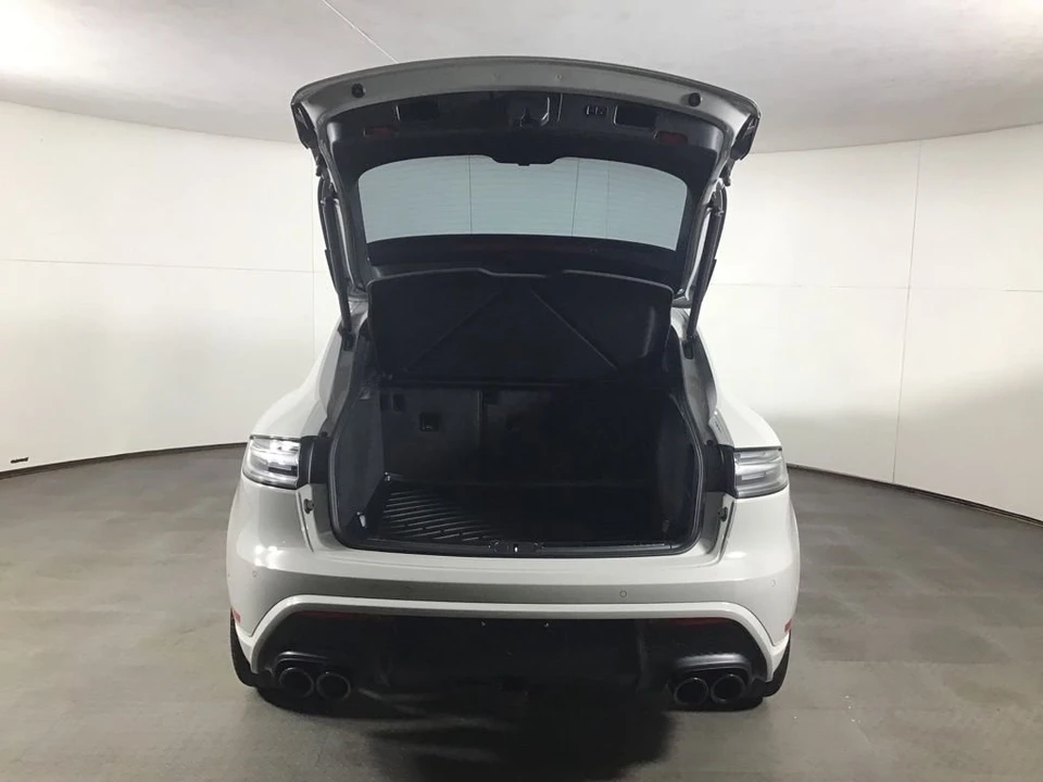 2023 Porsche Macan GTS - Image 17 of 31