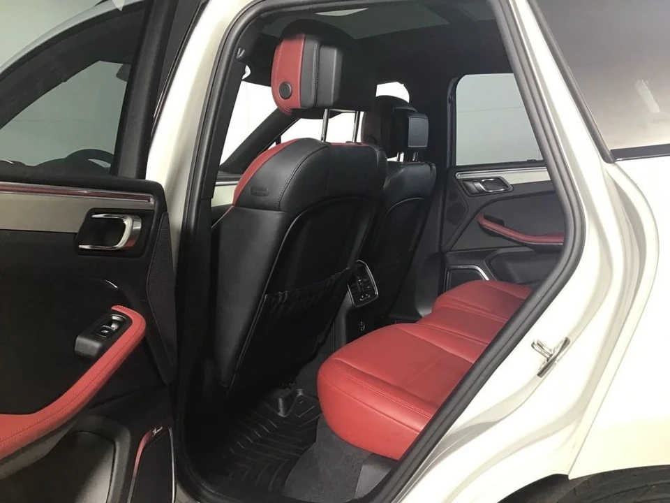 2023 Porsche Macan GTS - Image 27 of 31