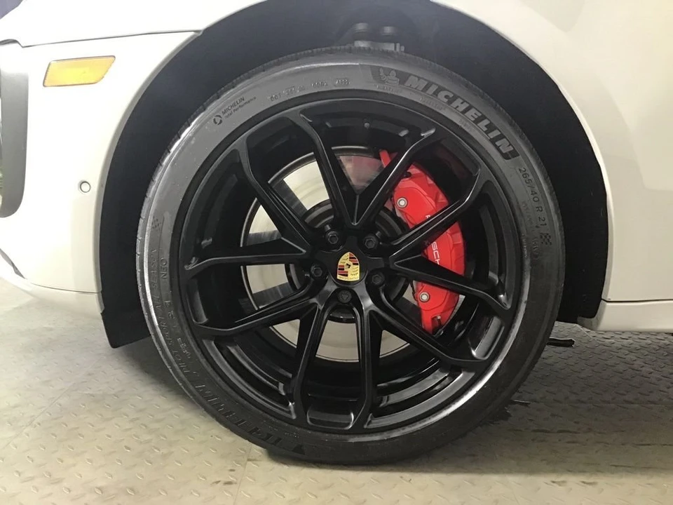2023 Porsche Macan GTS - Image 11 of 31