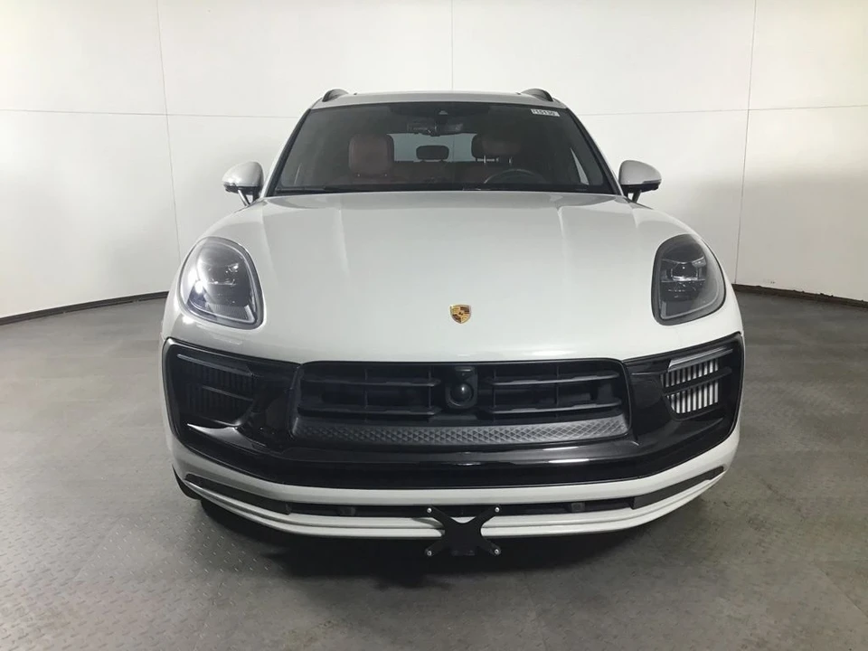 2023 Porsche Macan GTS - Image 10 of 31