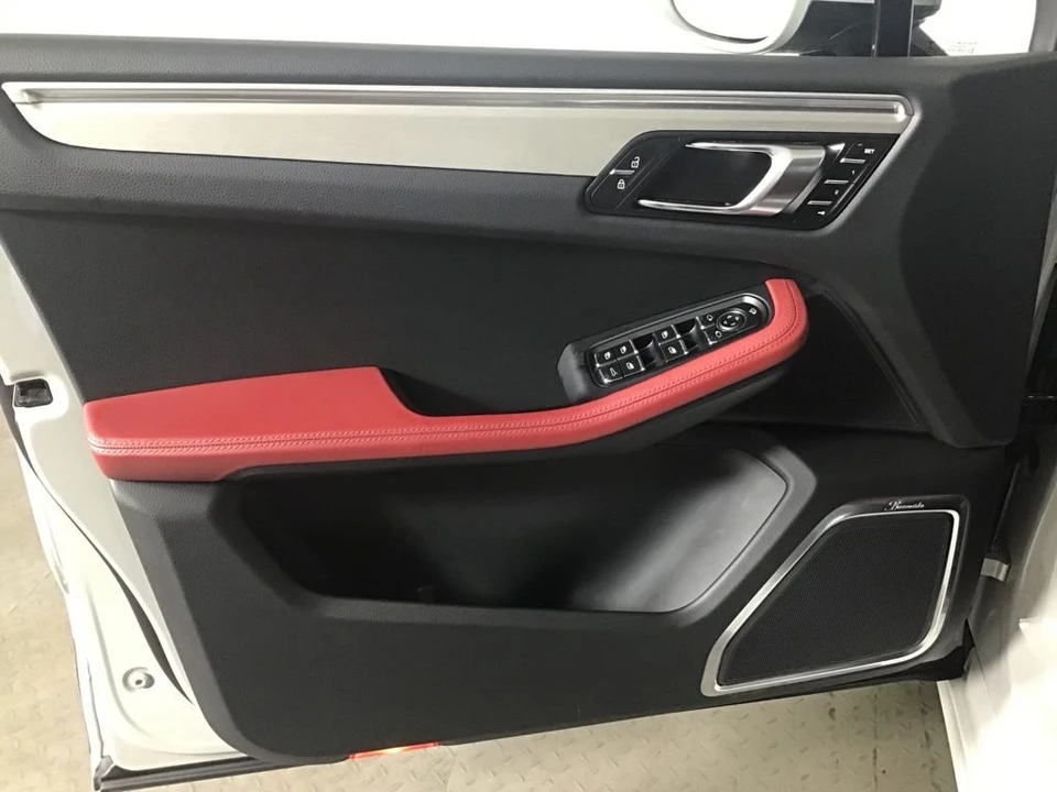 2023 Porsche Macan GTS - Image 28 of 31