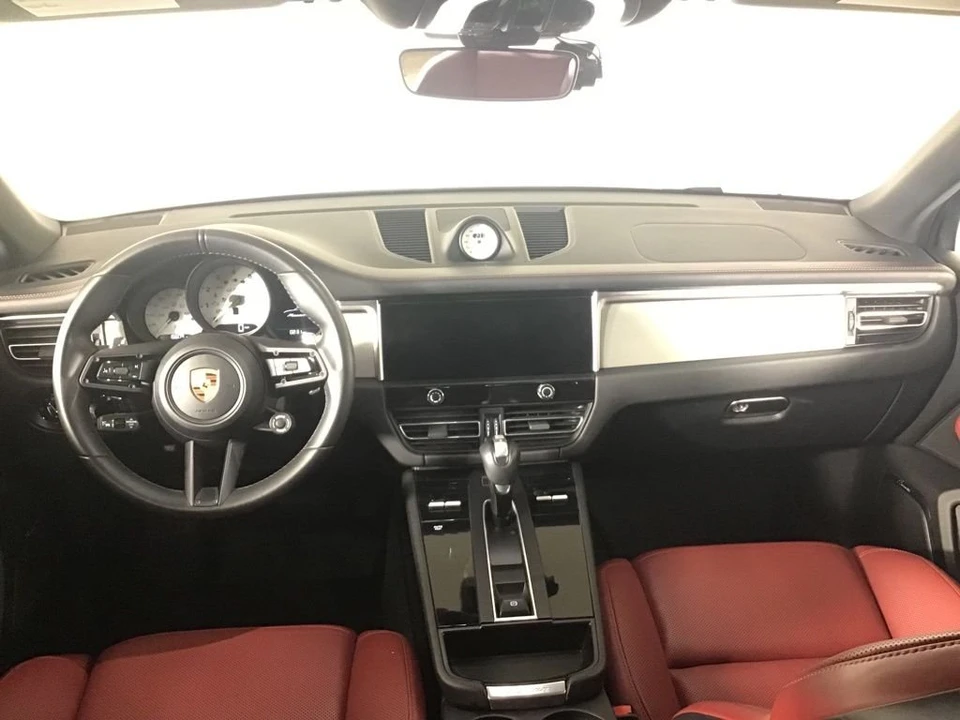 2023 Porsche Macan GTS - Image 24 of 31