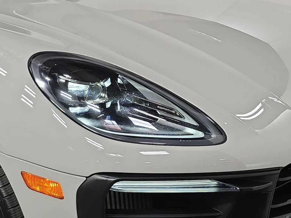 2023 Porsche Macan GTS - Image 12 of 30