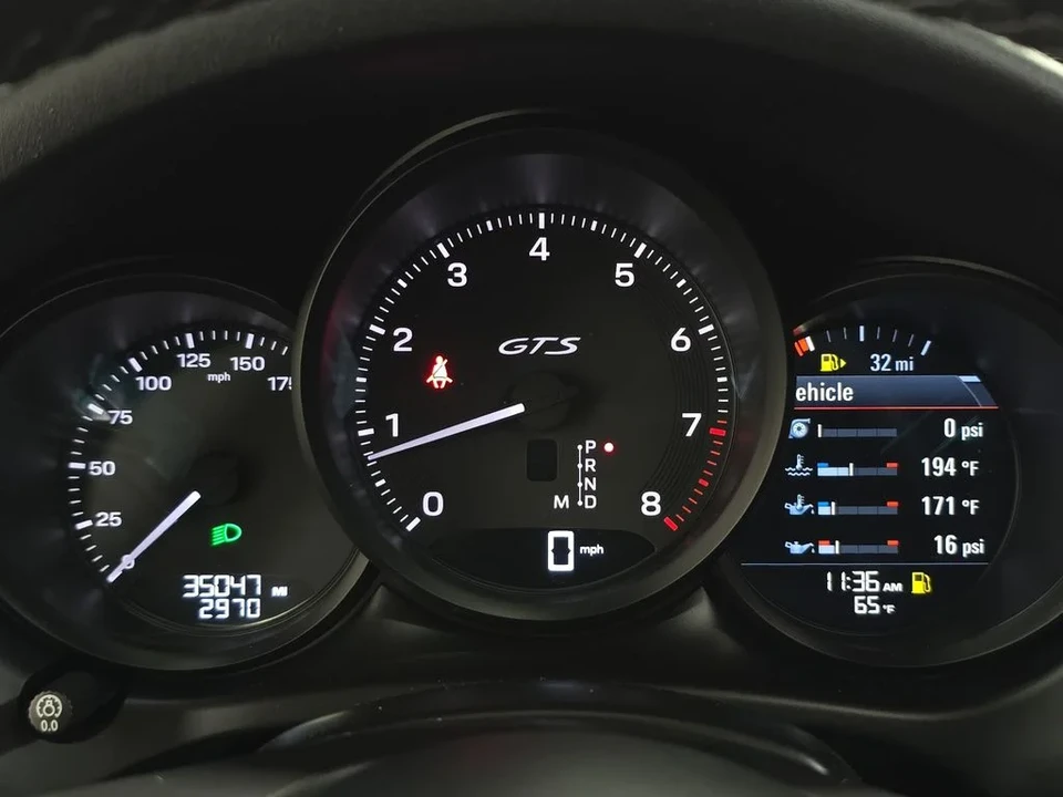 2023 Porsche Macan GTS - Image 15 of 30