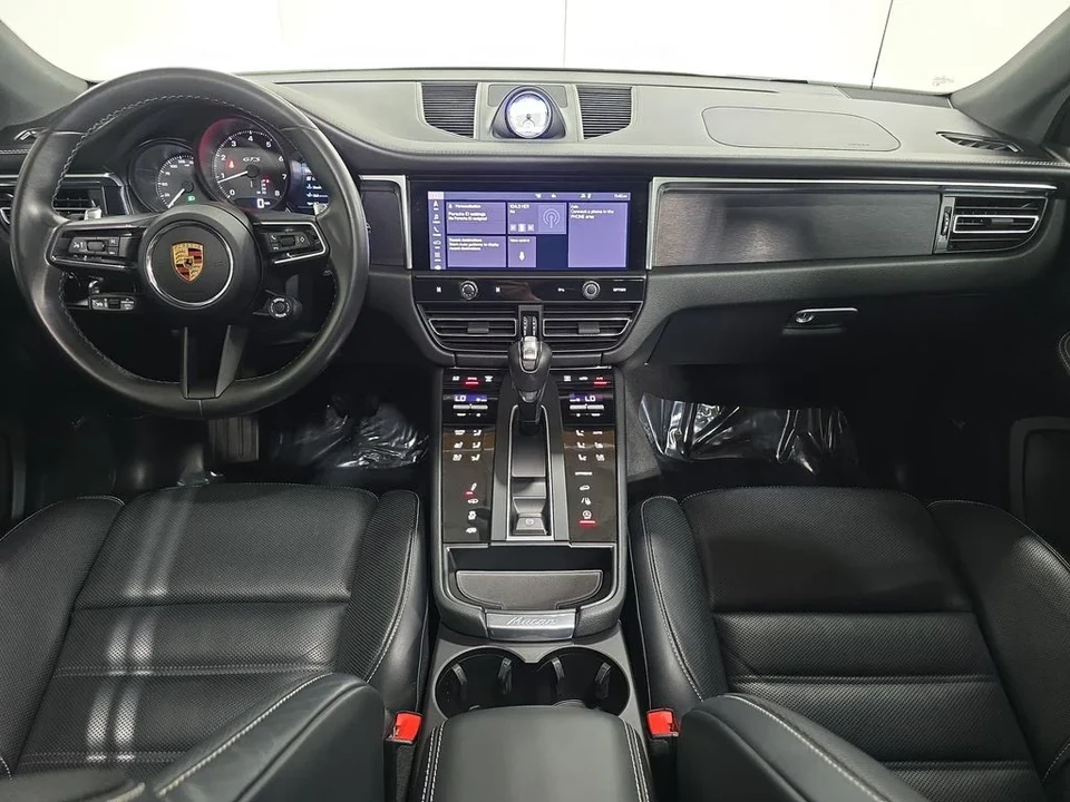 2023 Porsche Macan GTS - Image 13 of 30