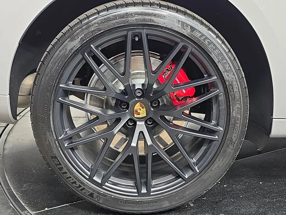 2023 Porsche Macan GTS - Image 29 of 30