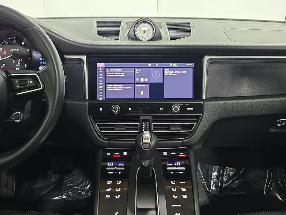 2023 Porsche Macan GTS - Image 16 of 30