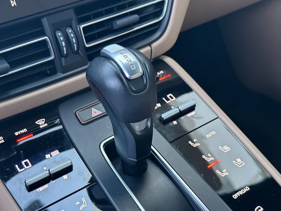 2023 Porsche Macan S - Image 22 of 29