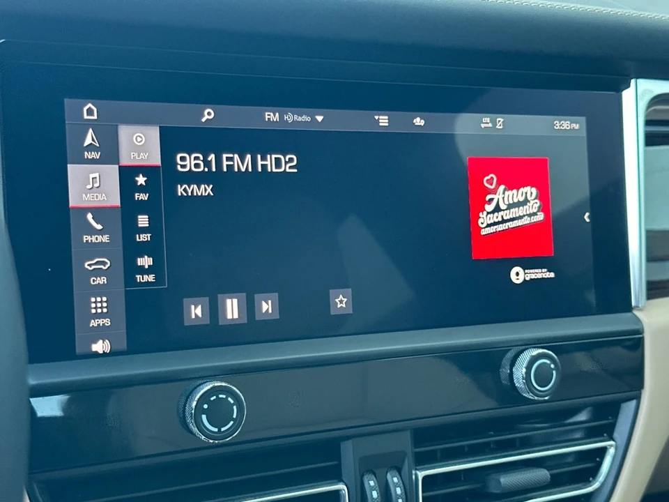 2023 Porsche Macan S - Image 18 of 29