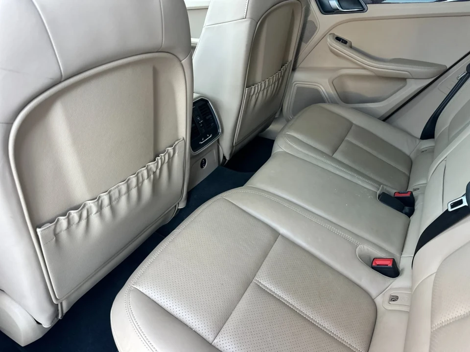 2023 Porsche Macan S - Image 13 of 29