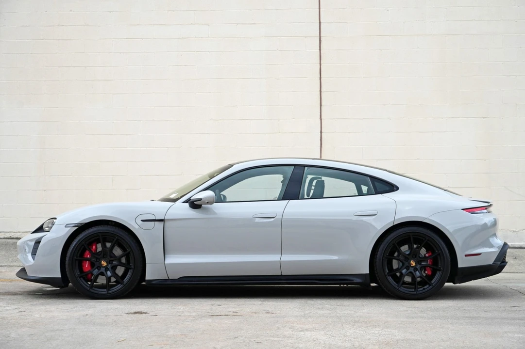 2023 Porsche Taycan GTS - Image 9 of 31