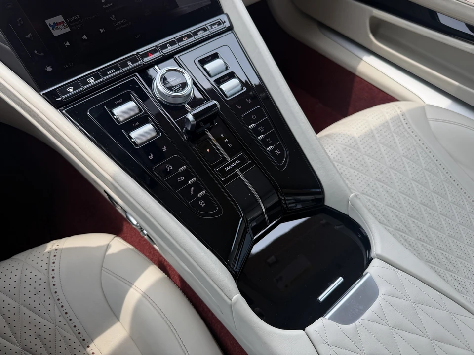 2024 Aston Martin DB12 - Image 28 of 29