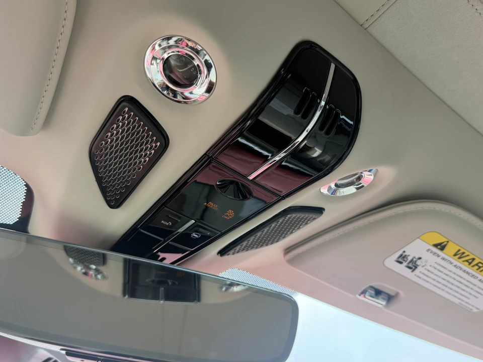 2024 Aston Martin DB12 - Image 29 of 29